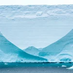 氷山A-68: 巨大氷山が海を変えた物語