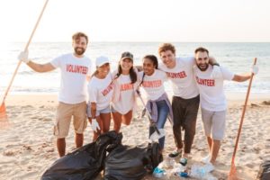 【6月5日は環境デー】プラスチックごみを有効活用！世界の面白い取組みをご紹介