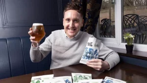 ビジネスマンが完全にリサイクル可能なポテトチップスの袋を発売