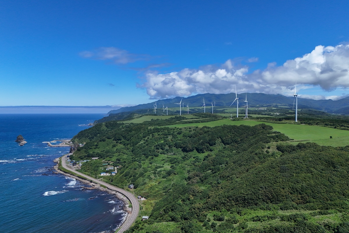 日本、2040年までに再生可能エネルギーから最大50%のエネルギーを生産する目標を発表
