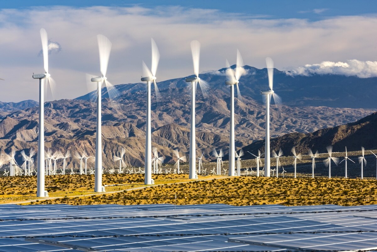 再生可能エネルギーは2030年までに世界の電力のほぼ半分を発電するが、容量を3倍にするという国連の目標には達しない：IEA報告書